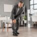 Sendi Sering Nyeri Karena Duduk Lama Di Kantor? Atasi Dengan Ini [Waktu Baca 2 Menit]